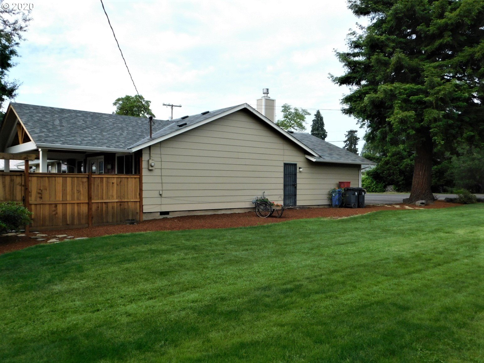 285 River Loop 2 Eugene, OR 97404 - Photo 5 of 32 Gallery Image 5