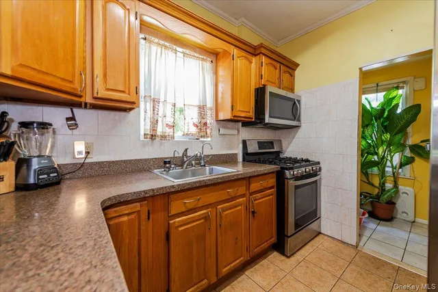 $749,000 | 137-27 Thurston Street | St. Albans