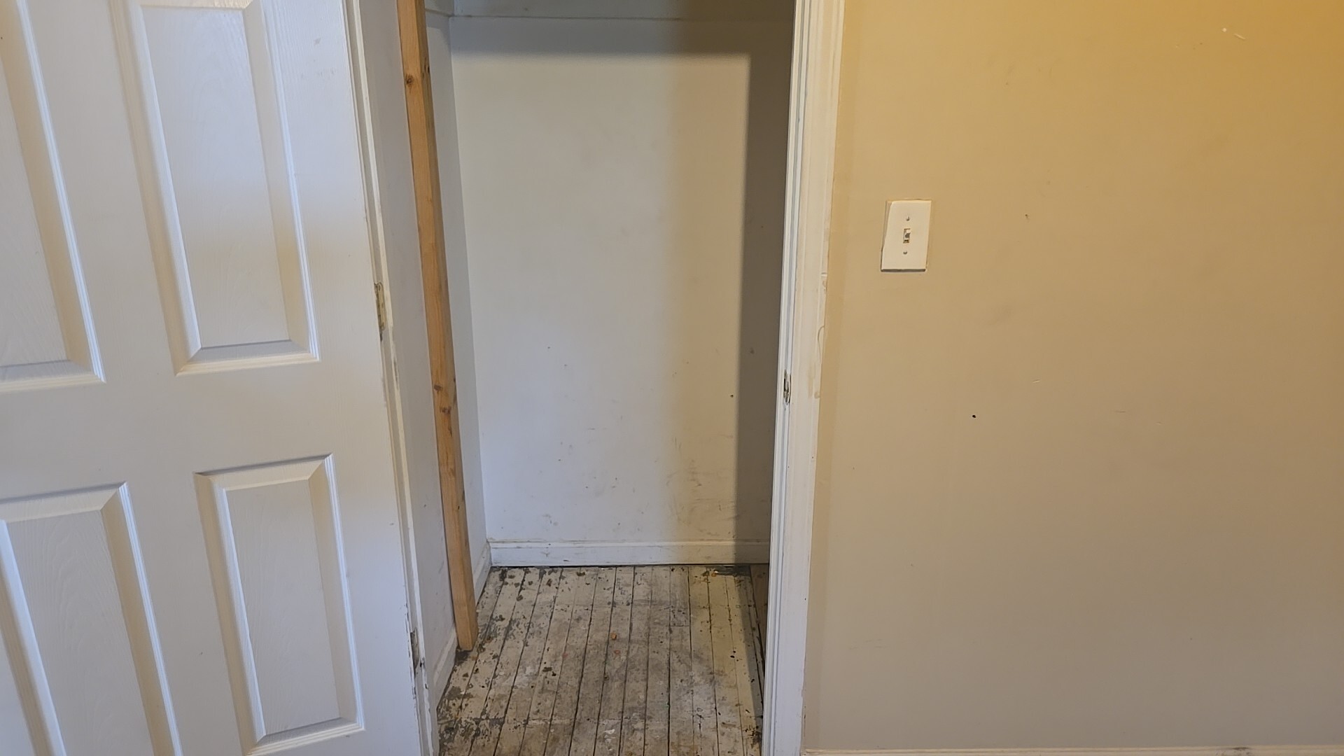 2911 West Walnut Street Chicago, IL 60612 - Photo 19 of 21 a view of a bathroom