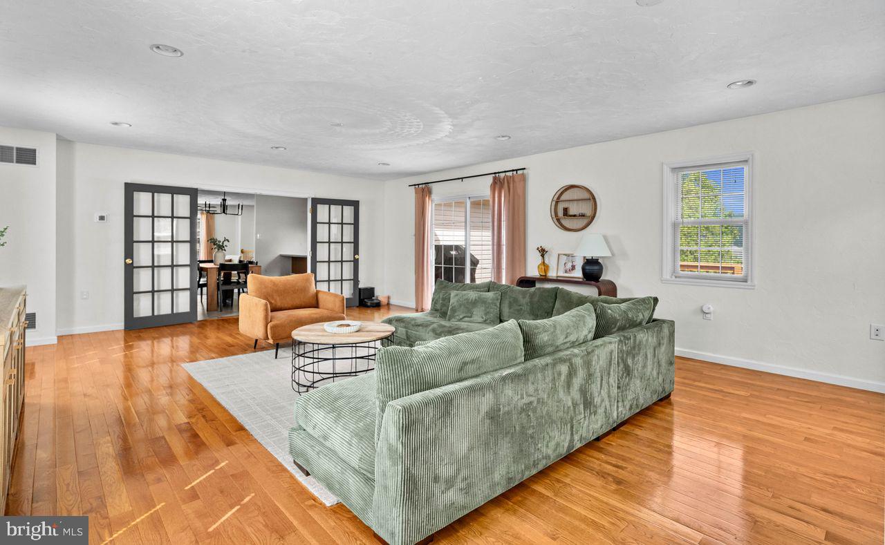 109 Schell Run Lane Tyrone, PA 16686 - Photo 12 of 30 Living Room