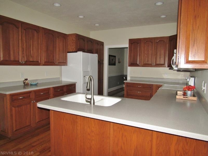210 Post Road Staffordsville, VA 24167 - Photo 12 of 41 Gallery Image 12