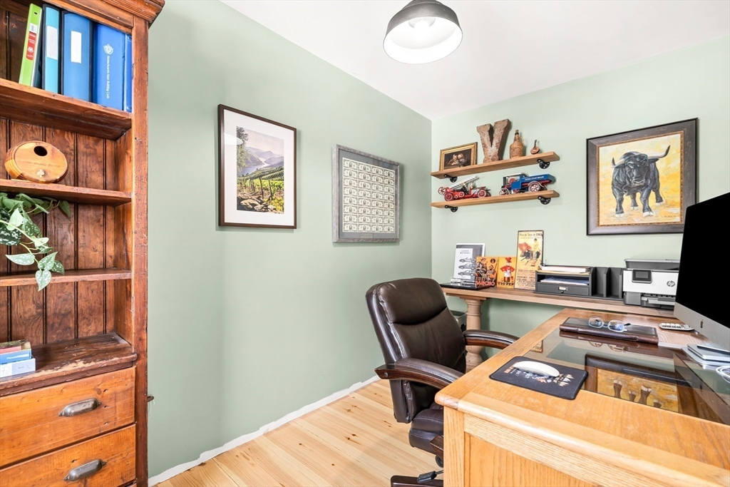 27 Park Street North Reading, MA 01864 - Photo 14 of 36