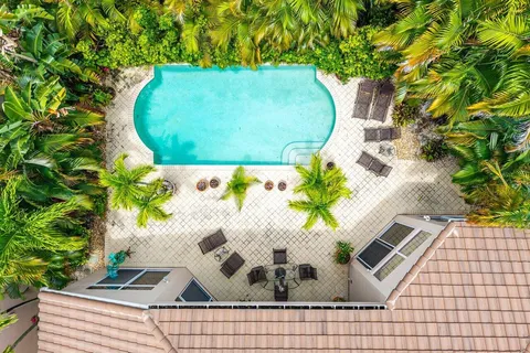 $1,950,000 | 6517 Somerset Circle, Boca Raton, FL 33496