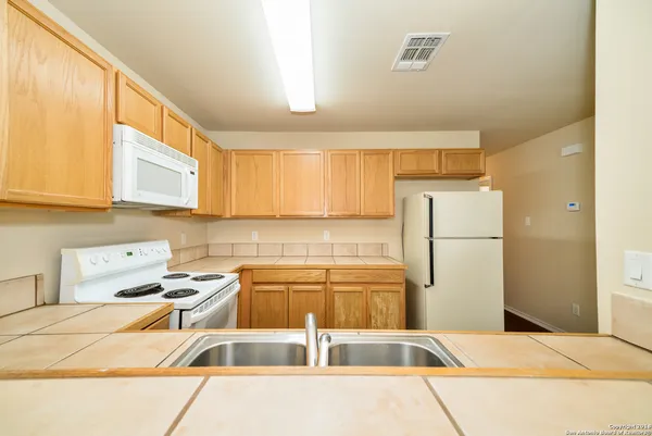 $1,395 | 1017 Schertz Parkway, Schertz, TX 78154