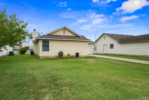 $1,395 | 1017 Schertz Parkway, Schertz, TX 78154