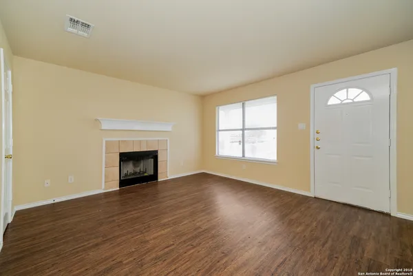 $1,395 | 1017 Schertz Parkway, Schertz, TX 78154