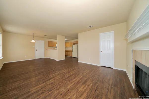 $1,395 | 1017 Schertz Parkway, Schertz, TX 78154