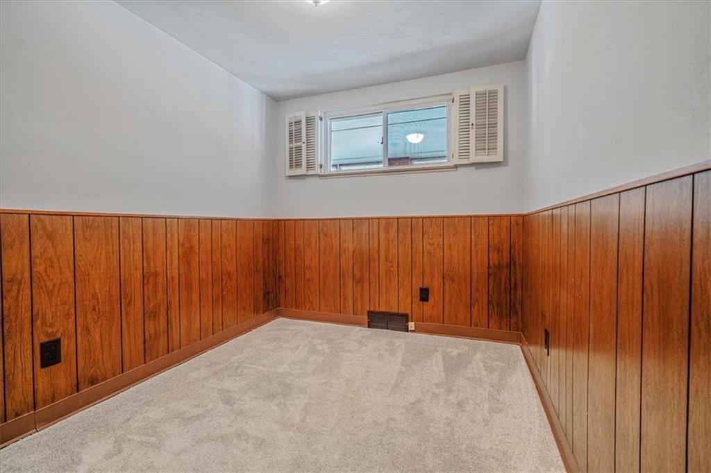 910 Foster Road Clairton, PA 15025 - Photo 28 of 50 an empty room with an entryway