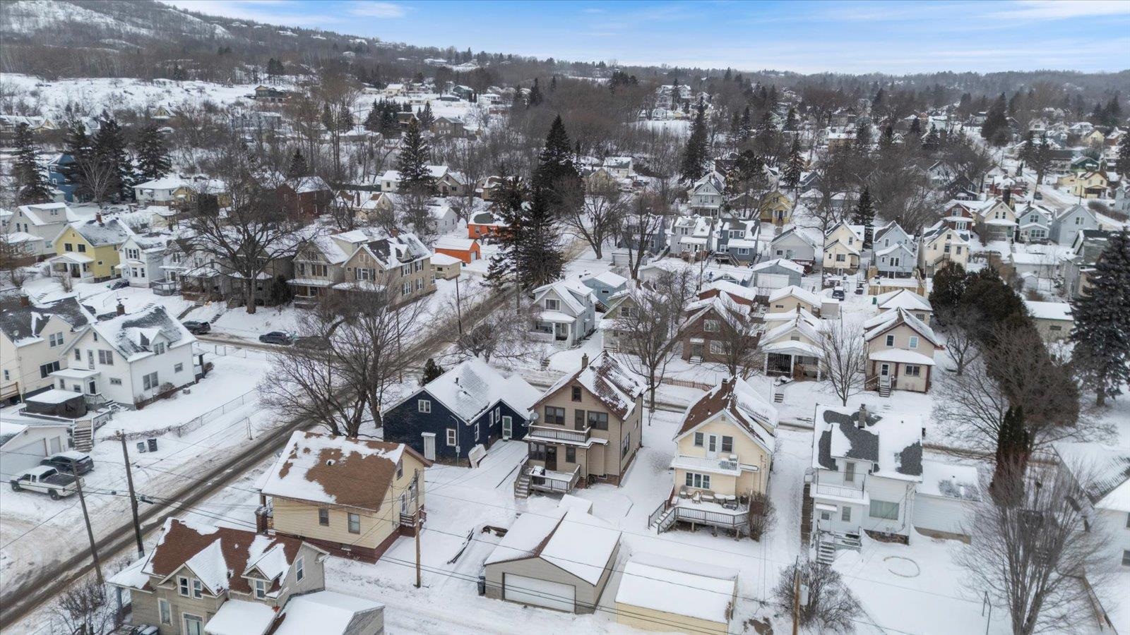 3070 Restormel Street Duluth, MN 55806 - Photo 38 of 48 Snowy aerial view with a residential view