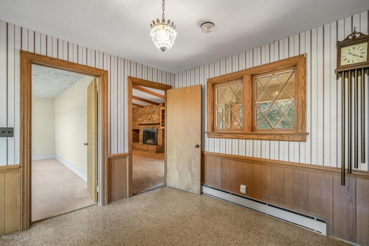 9588 Eunice Road Bailey, NC 27807 - Photo 6 of 38 Foyer 2
