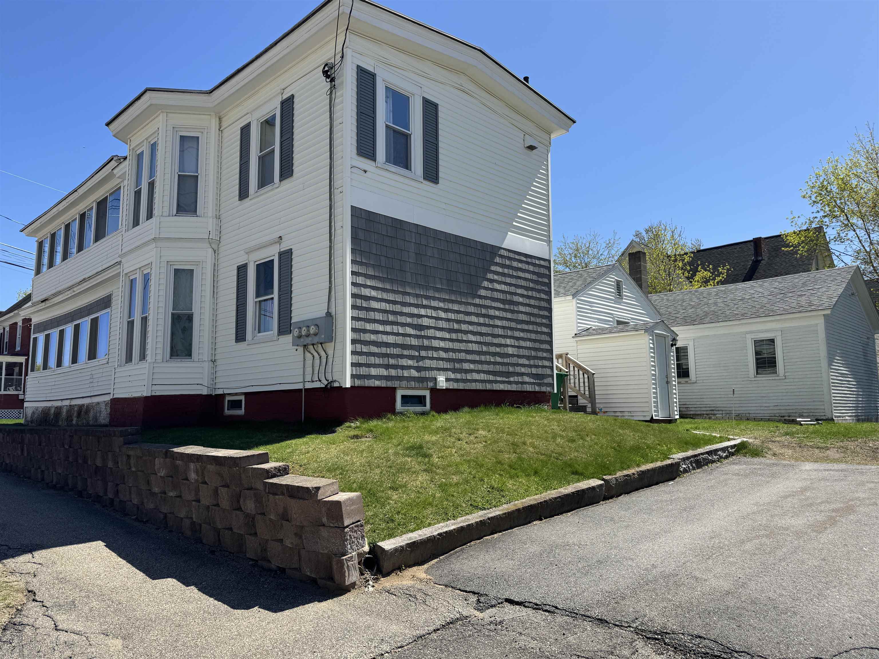 39 Chestnut Street Rochester, NH 03867 - Photo 4 of 37