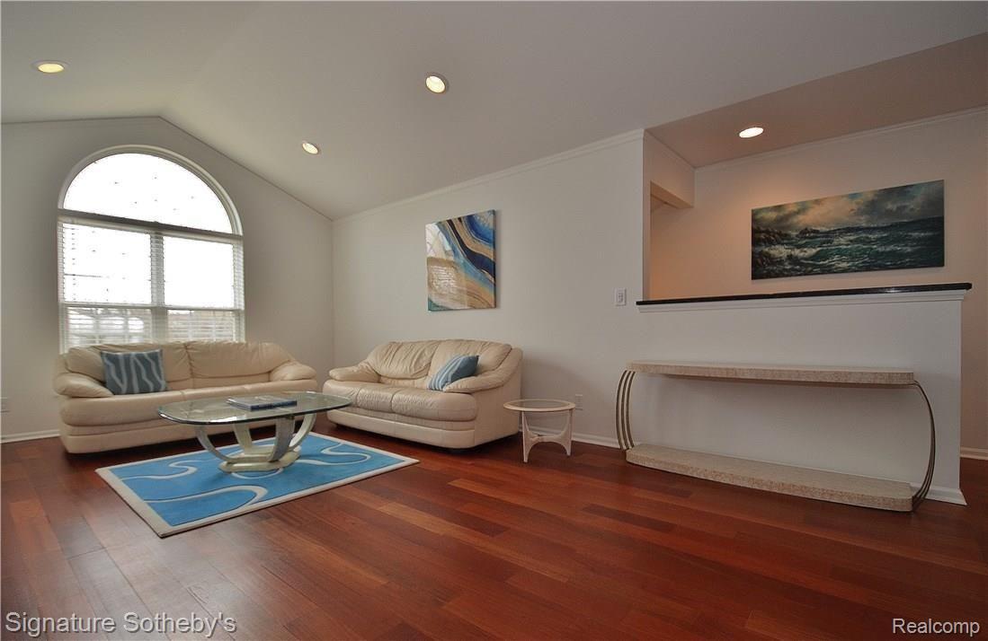 3575 Oakmonte Boulevard Rochester, MI 48306 - Photo 4 of 32 4 living room 5.JPG