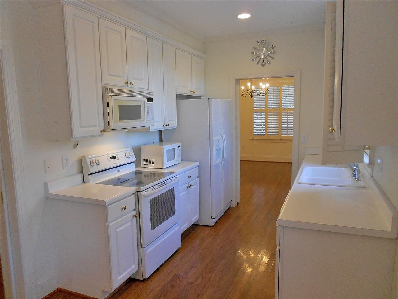 2300 Elmsford Way Raleigh, NC 27608 - Photo 12 of 30 Kitchen