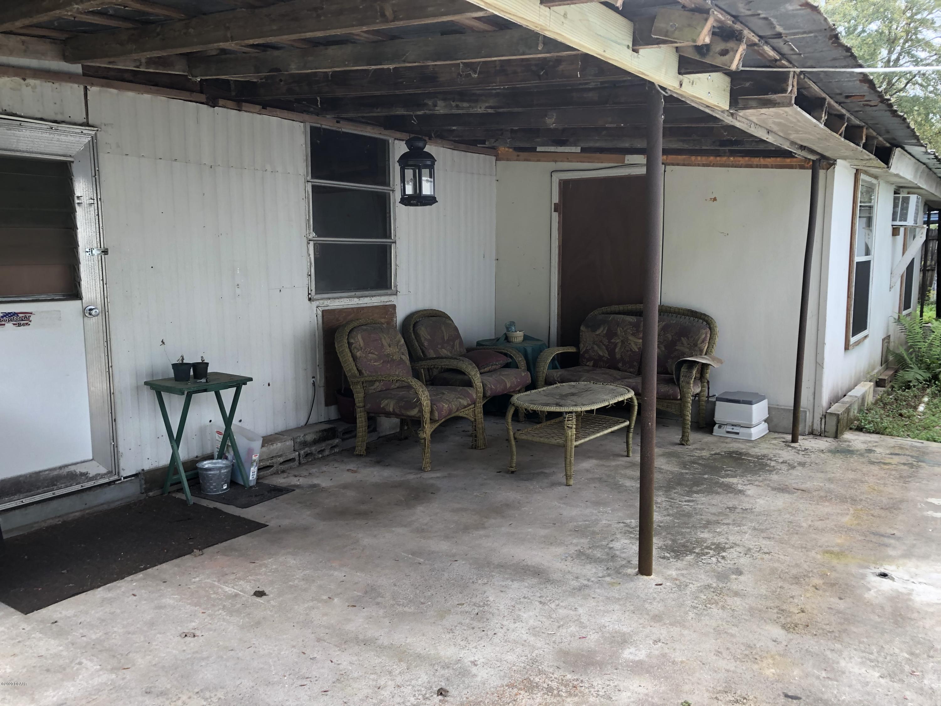 23916 Armadillo Road Astor, FL 32102 - Photo 3 of 13 IMG_2521