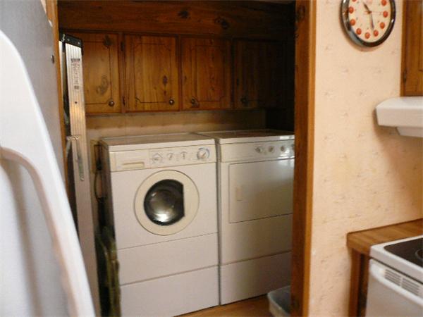 27 Castle Road Attleboro, MA 02703 - Photo 14 of 20 Gallery Image 14