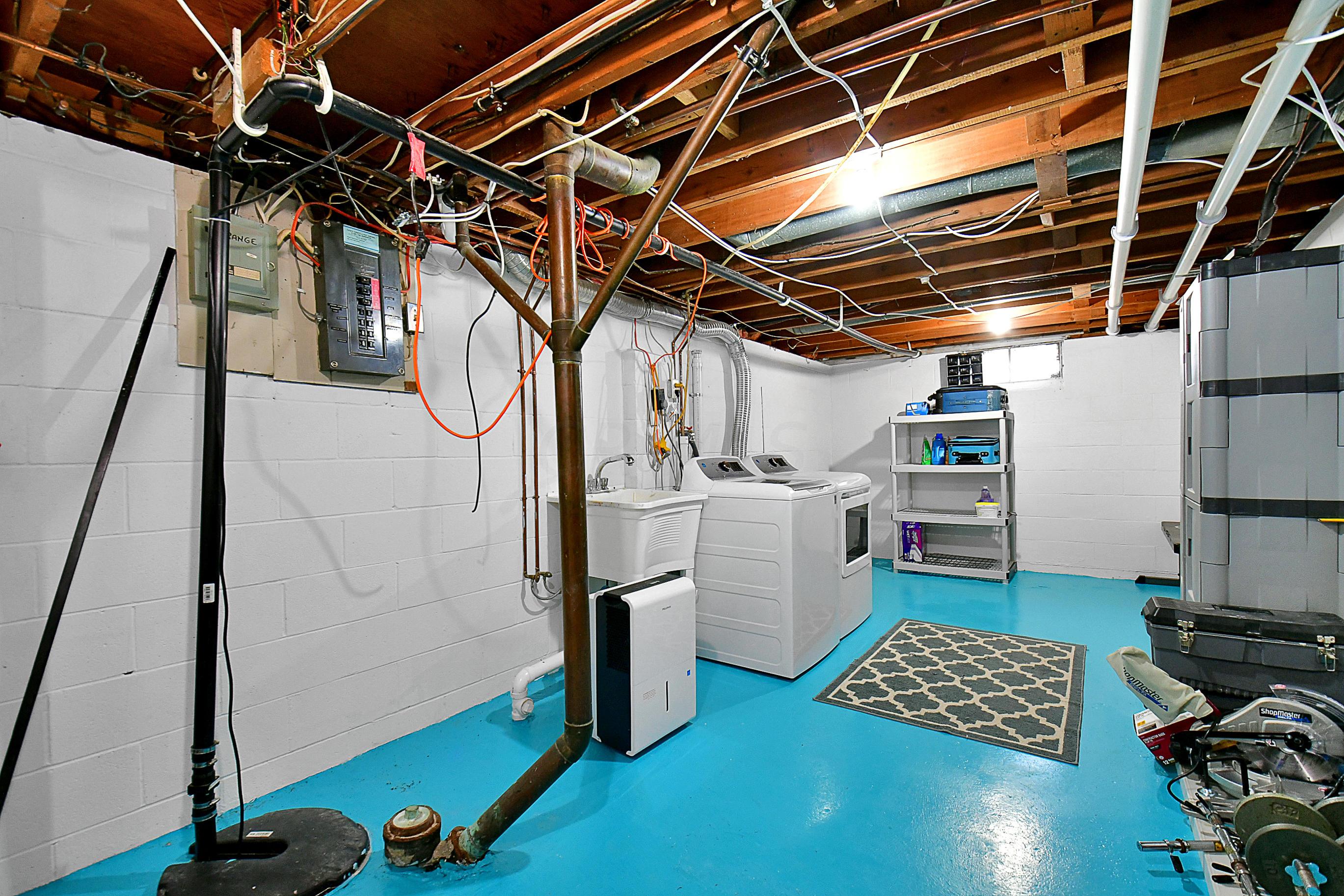 5376 Stock Road Columbus, OH 43229 - Photo 21 of 26 Gallery Image 21