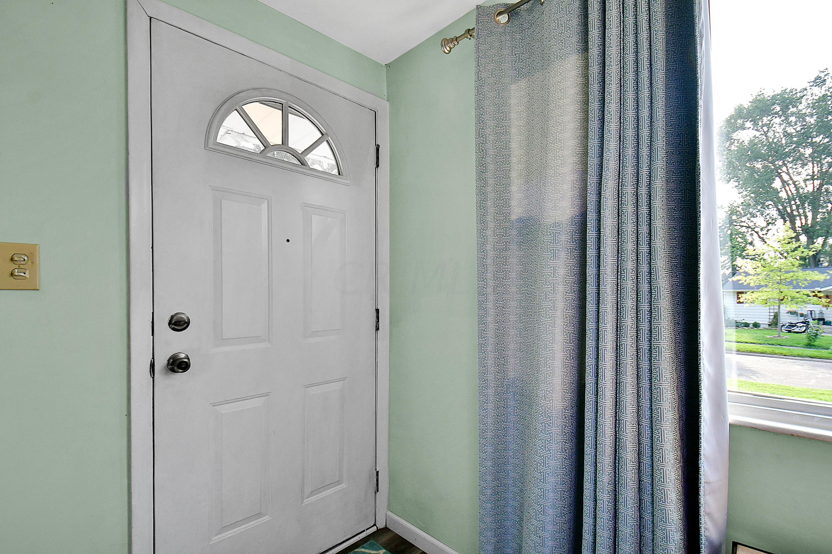 5376 Stock Road Columbus, OH 43229 - Photo 5 of 26 Gallery Image 5