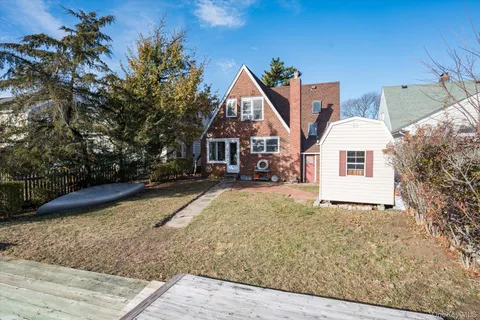 a view of house and outdoor space
