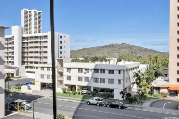 $2,795 | 3033 Ala Ilima Street, Unit 402, Honolulu, HI 96818