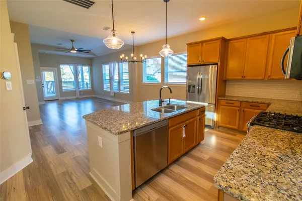 $2,700 | 18610 Parkland Square Place, Cypress, TX 77433