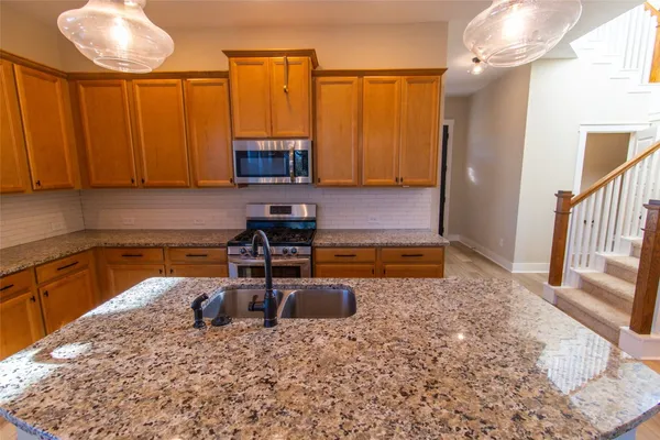 $2,700 | 18610 Parkland Square Place, Cypress, TX 77433