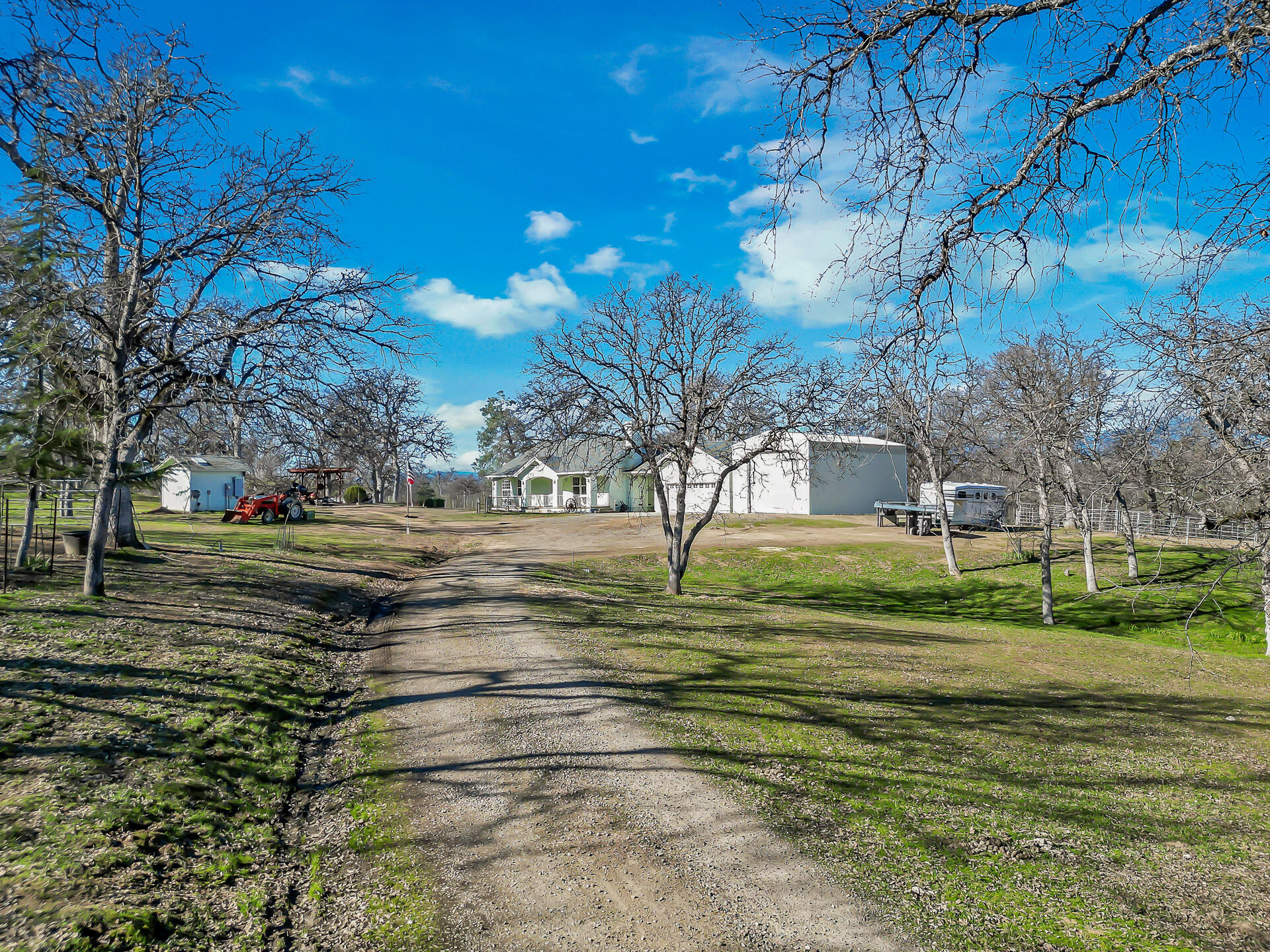13725 Gas Point Road Igo, CA 96047 - Photo 9 of 56 Driveway