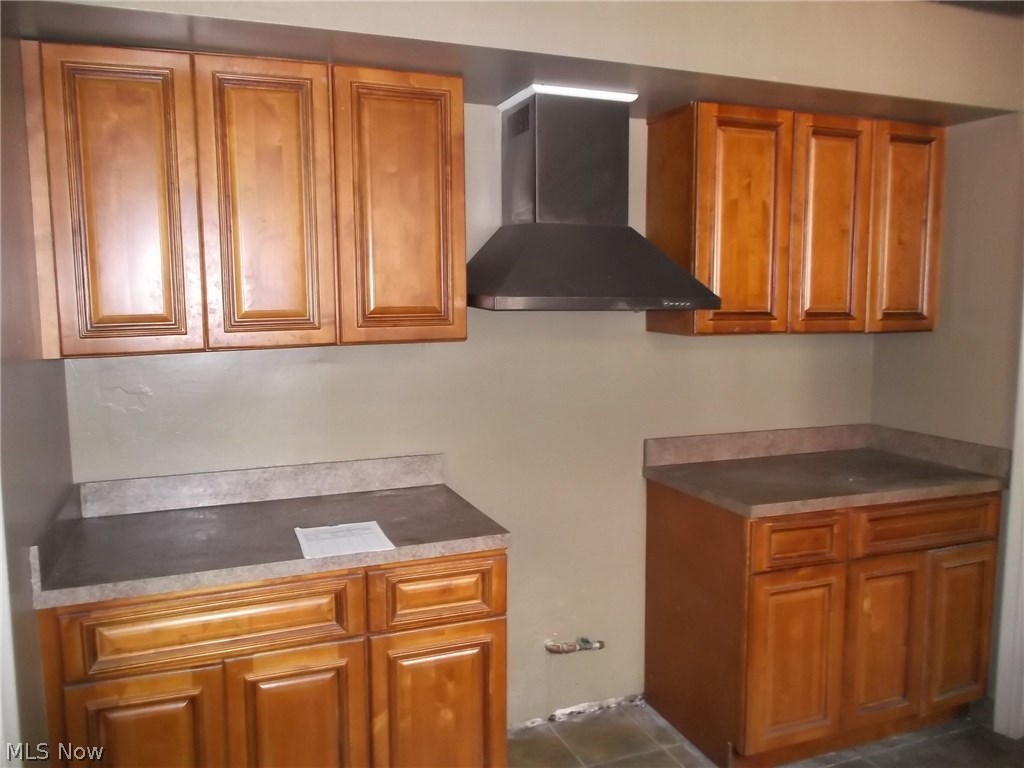 15433 Brewster Road Cleveland, OH 44112 - Photo 6 of 13 Gallery Image 6