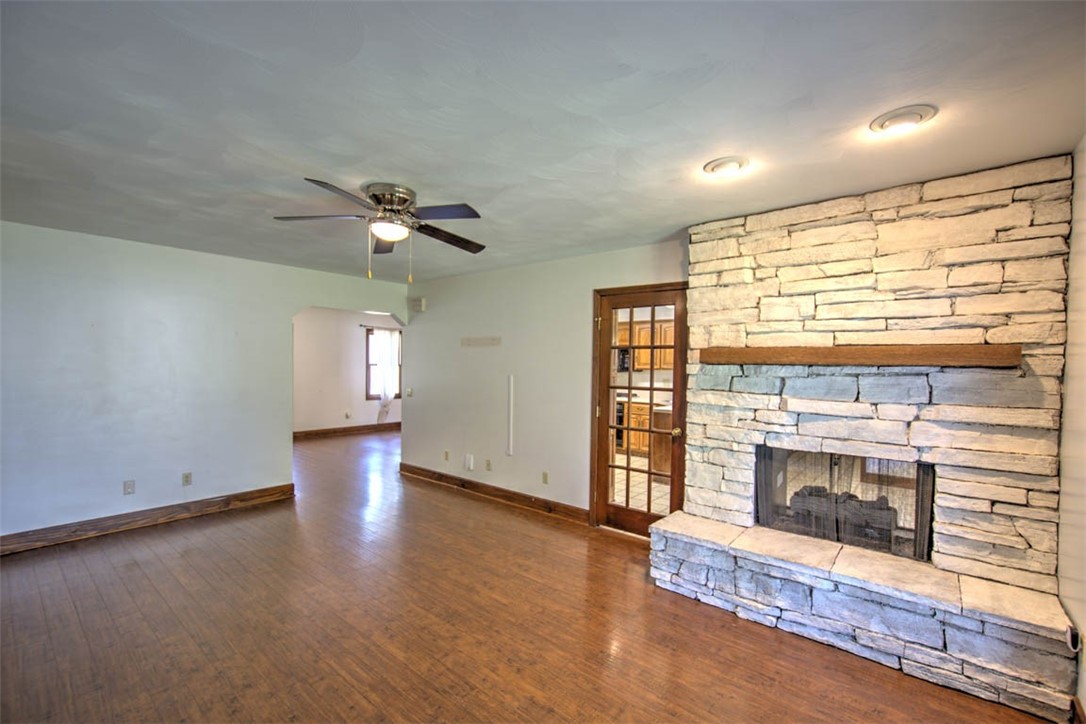 309 North Walnut Street Assumption, IL 62510 - Photo 9 of 35