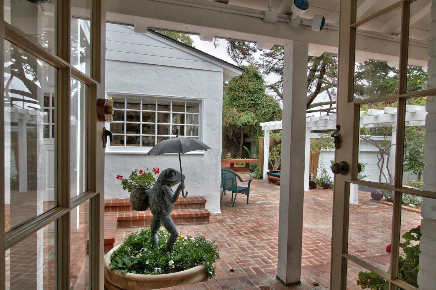 25247 Hatton Road Carmel, CA 93923 - Photo 8 of 33 Gallery Image 8