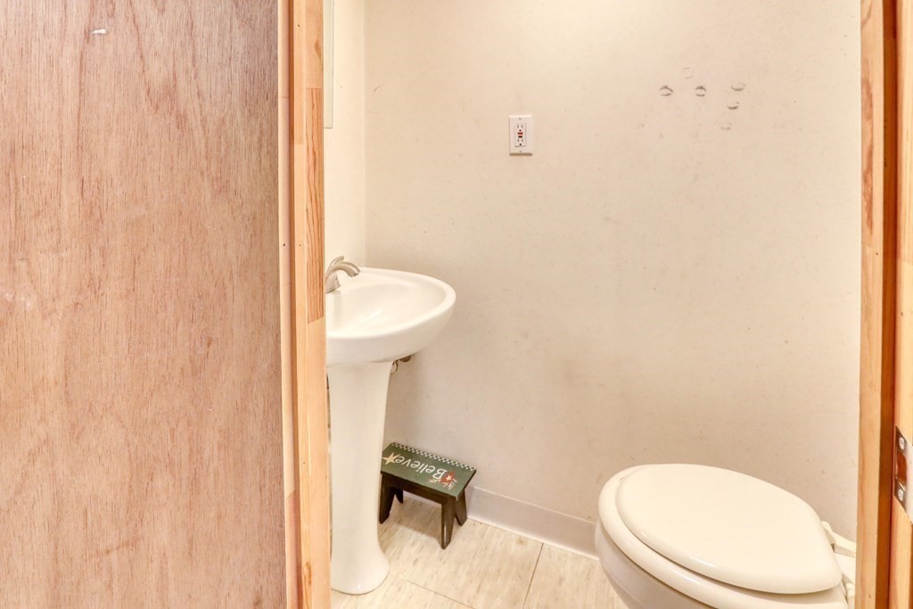 8 Hayden Road Billerica, MA 01862 - Photo 20 of 27 Gallery Image 20