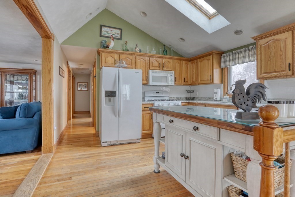 8 Hayden Road Billerica, MA 01862 - Photo 6 of 27 Gallery Image 6