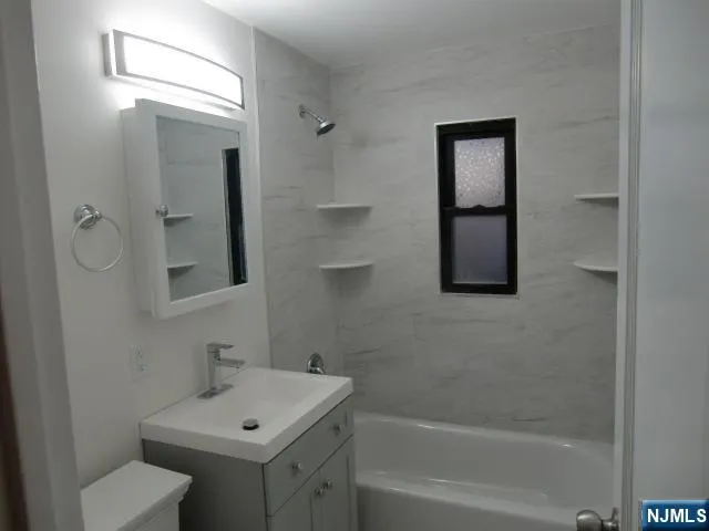 $1,775 | 482 Broad Avenue, Unit 2, Leonia, NJ 07605