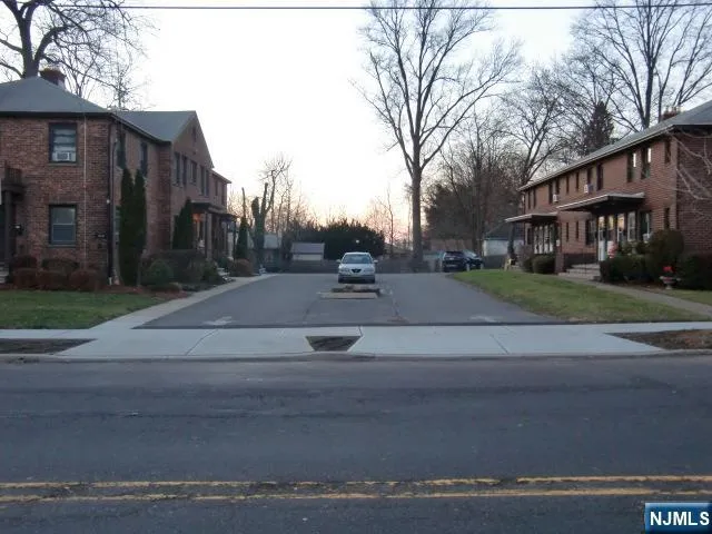 $1,775 | 482 Broad Avenue, Unit 2, Leonia, NJ 07605