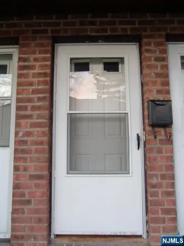 $1,775 | 482 Broad Avenue, Unit 2, Leonia, NJ 07605