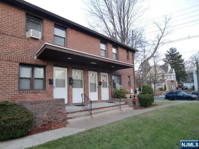 $1,775 | 482 Broad Avenue, Unit 2, Leonia, NJ 07605