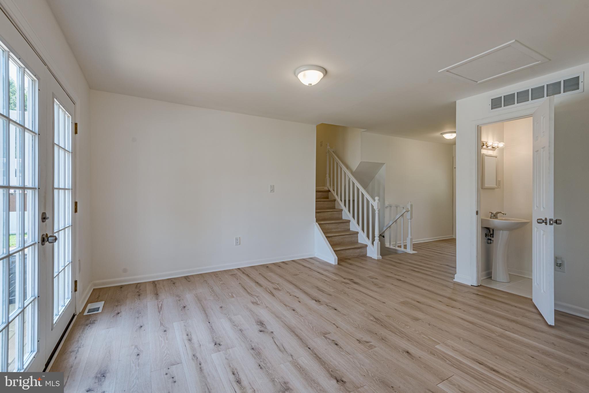 3021 Marlin Drive Riva, MD 21140 - Photo 3 of 27 Neutral Colors