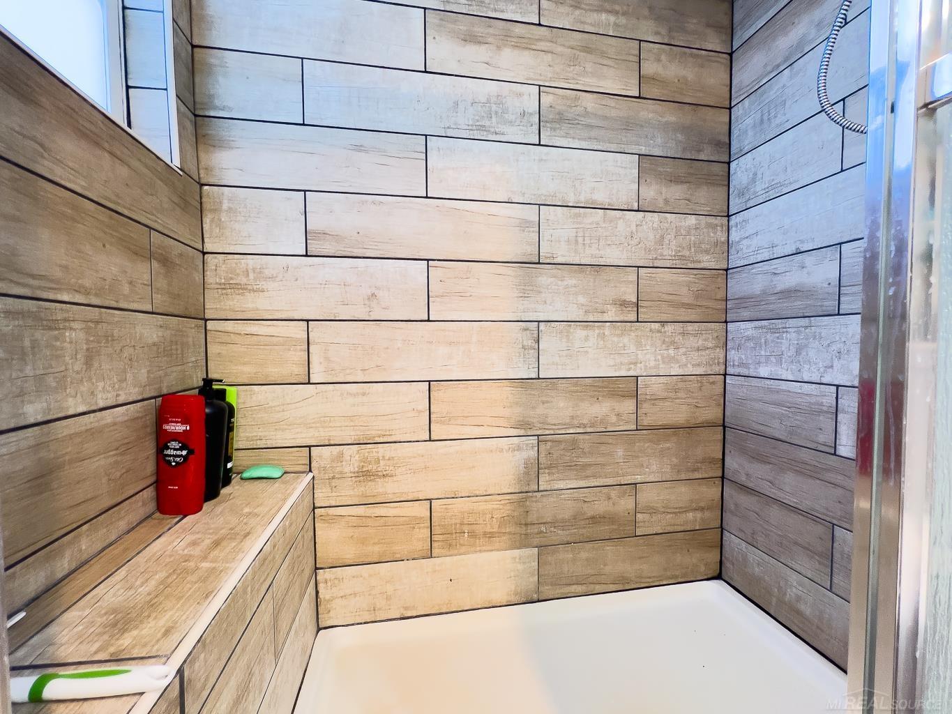 1049 Radov Road Gladwin, MI 48624 - Photo 23 of 40 2nd bath shower