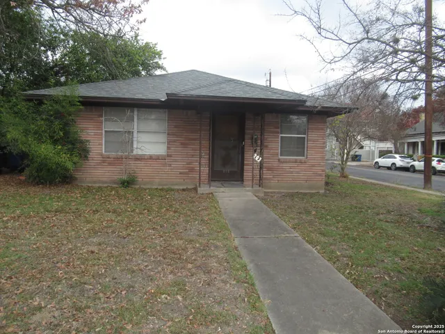 $1,275 | 203 West Woodlawn Avenue, San Antonio, TX 78212