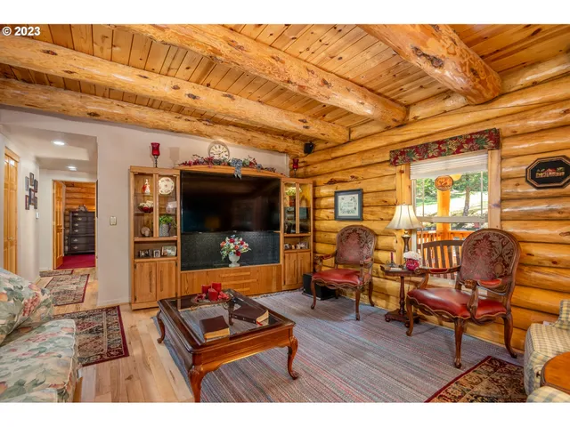 $1,599,997 | 12212 East Mapleton Road, Mapleton, OR 97453