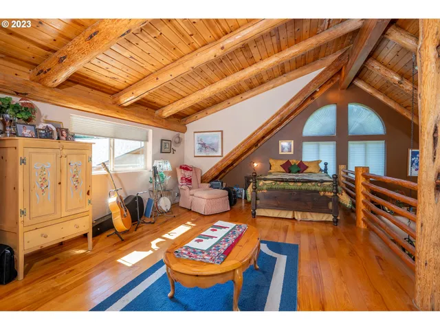 $1,599,997 | 12212 East Mapleton Road, Mapleton, OR 97453