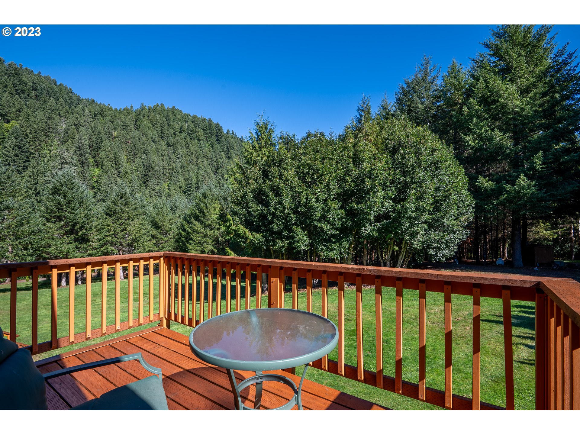 12212 East Mapleton Road Mapleton, OR 97453 - Photo 30 of 48 Owner's Suite Bedroom