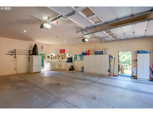 $1,599,997 | 12212 East Mapleton Road, Mapleton, OR 97453