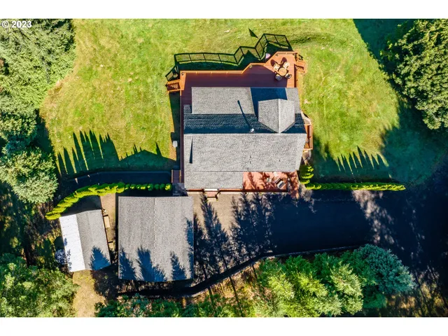 $1,599,997 | 12212 East Mapleton Road, Mapleton, OR 97453
