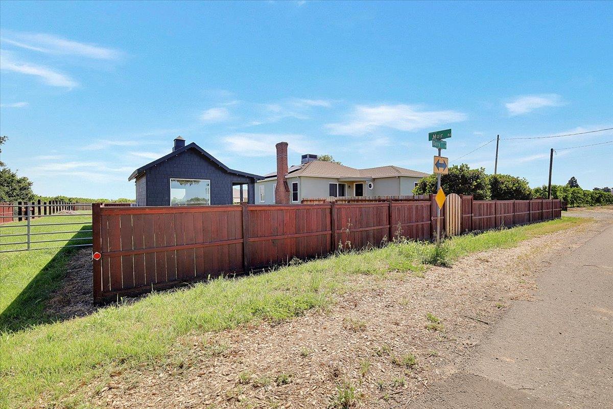 1102 Barry Road Yuba City, CA 95991 - Photo 37 of 88