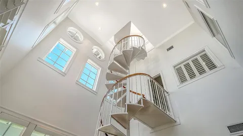 $1,249,990 | 31 Island Court, Terra Ceia, FL 34250