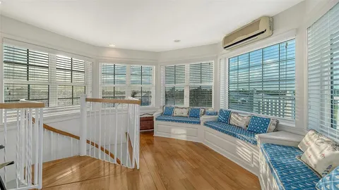 $1,249,990 | 31 Island Court, Terra Ceia, FL 34250