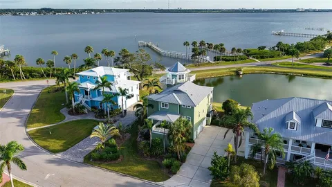 $1,249,990 | 31 Island Court, Terra Ceia, FL 34250