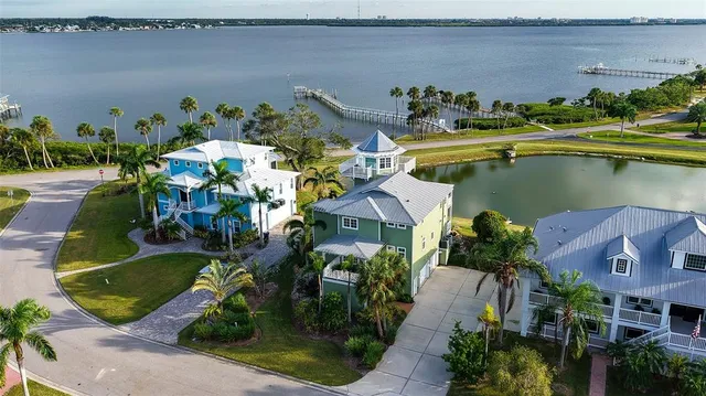 $1,249,990 | 31 Island Court, Terra Ceia, FL 34250