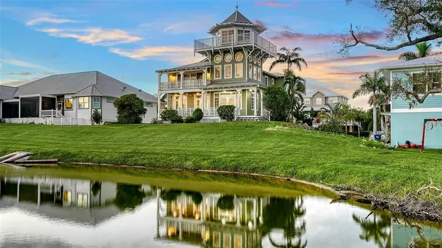 $1,249,990 | 31 Island Court, Terra Ceia, FL 34250