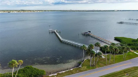 $1,249,990 | 31 Island Court, Terra Ceia, FL 34250